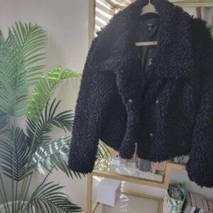 BNWT Black Faux Fur Teddy Coat in Women's Size Large